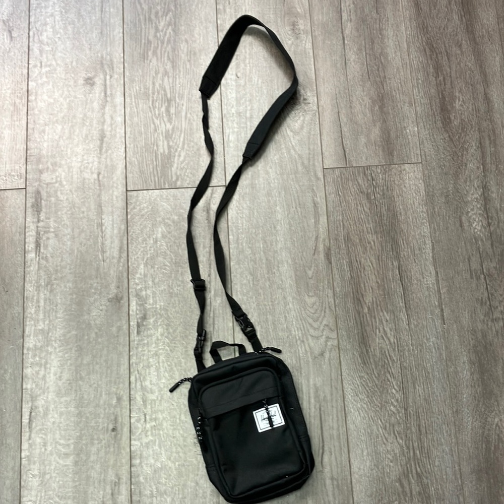 Herschel crossbody bag black new without tags